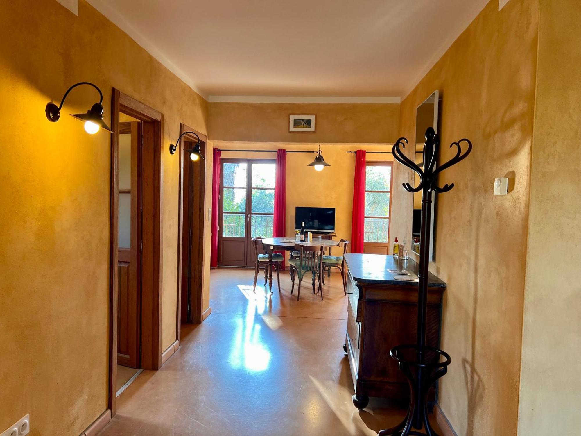 Vinauberge Poilhes Buitenkant foto