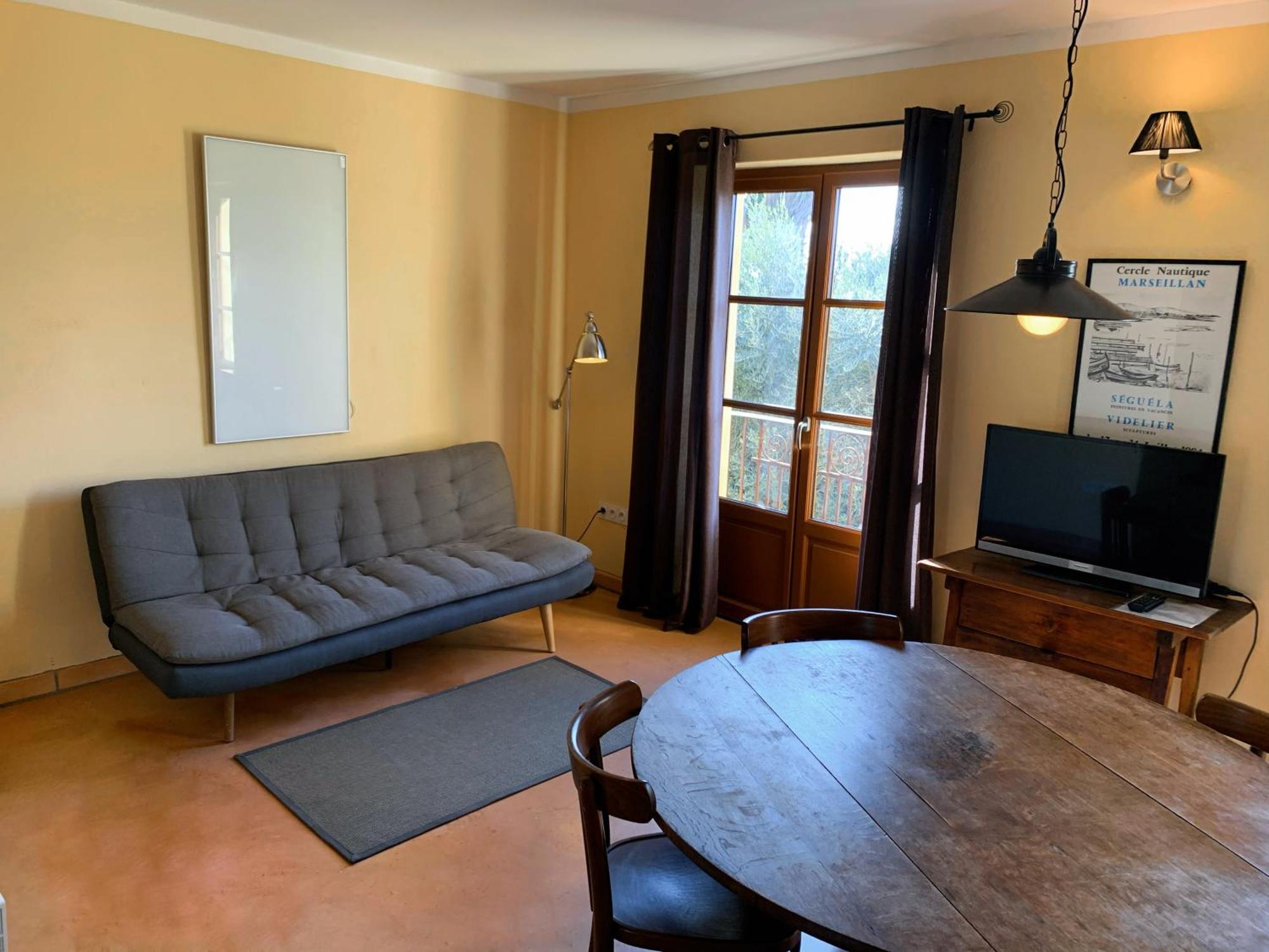 Vinauberge Poilhes Buitenkant foto