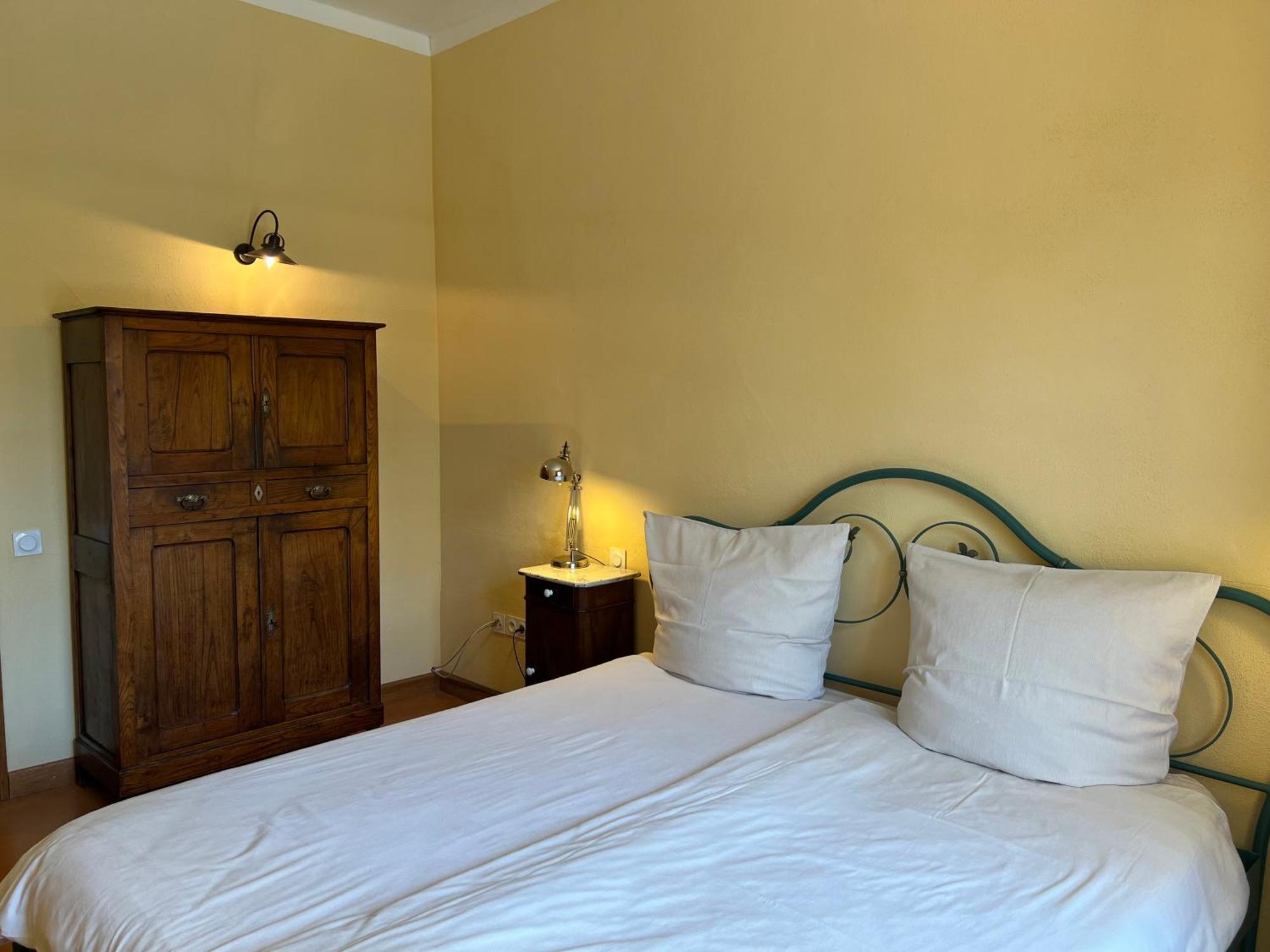 Vinauberge Poilhes Buitenkant foto