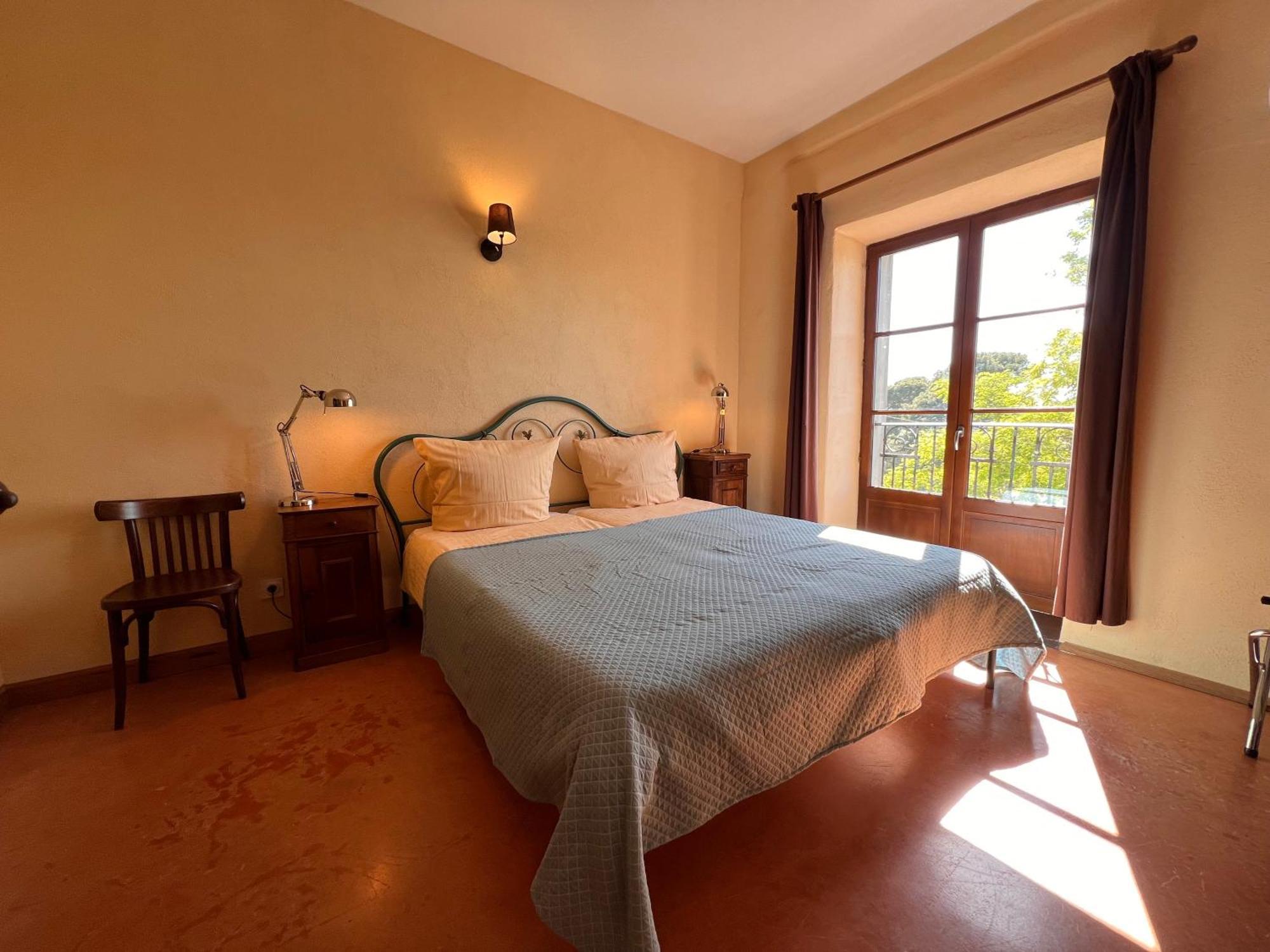 Vinauberge Poilhes Buitenkant foto