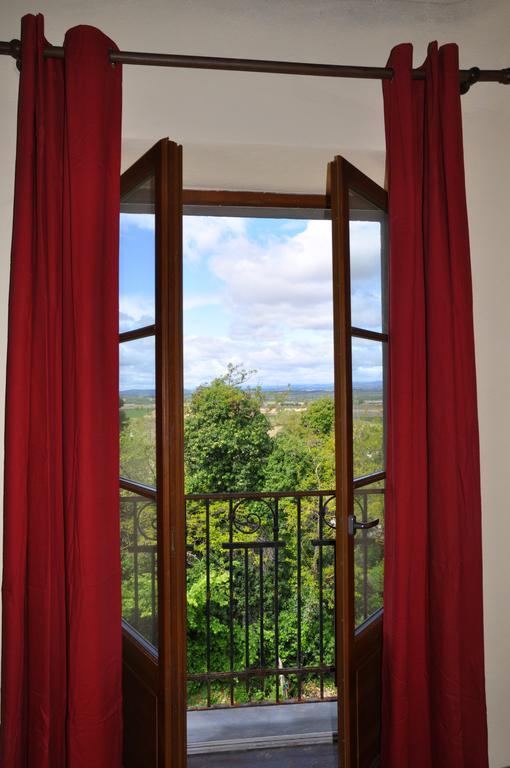 Vinauberge Poilhes Buitenkant foto