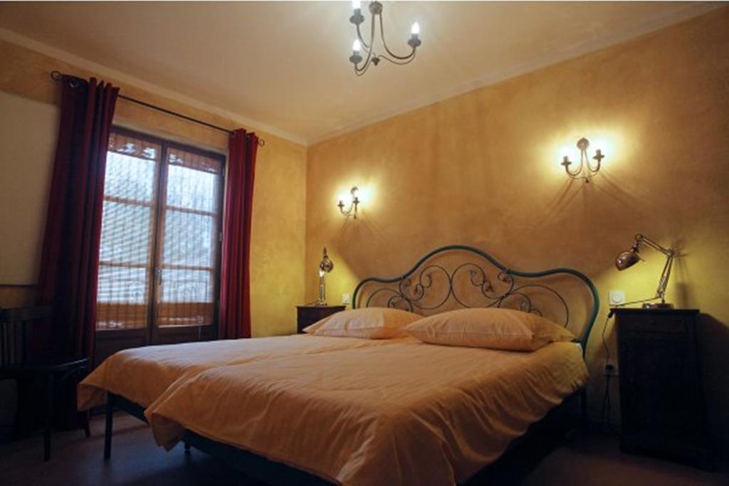 Vinauberge Poilhes Buitenkant foto