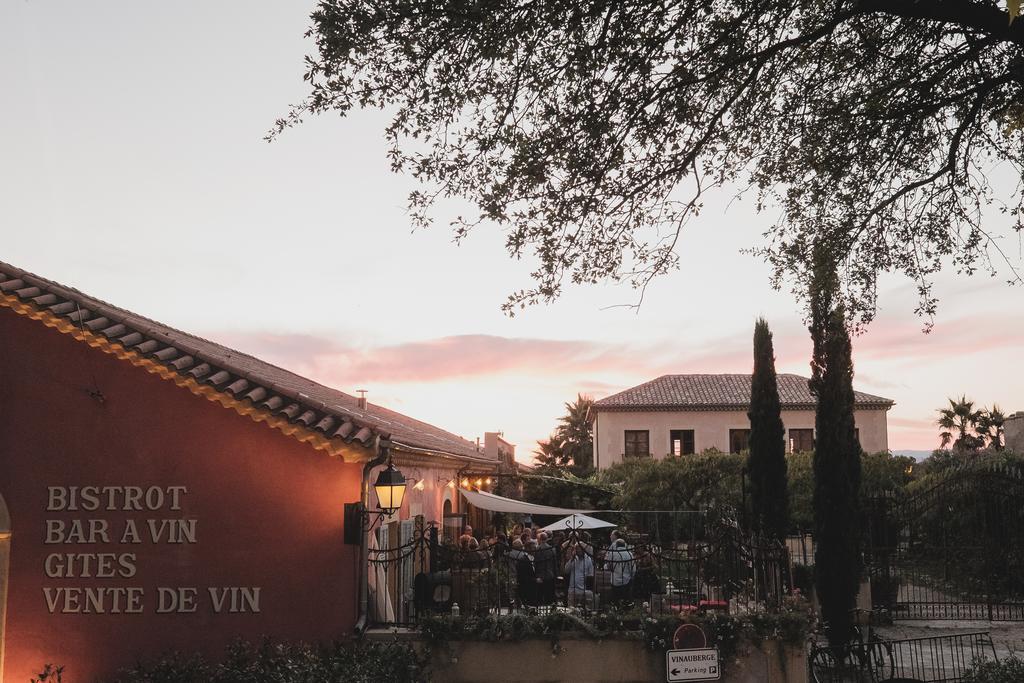 Vinauberge Poilhes Buitenkant foto