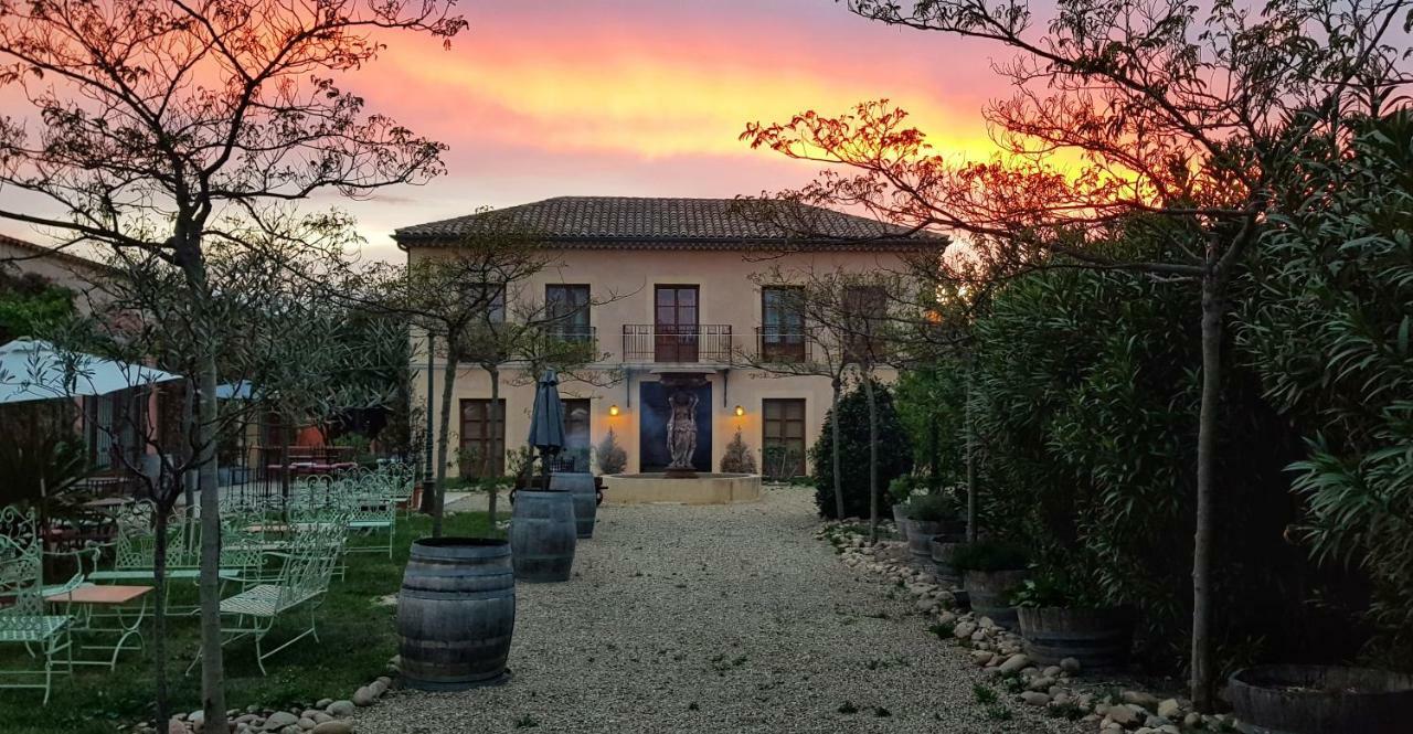 Vinauberge Poilhes Buitenkant foto
